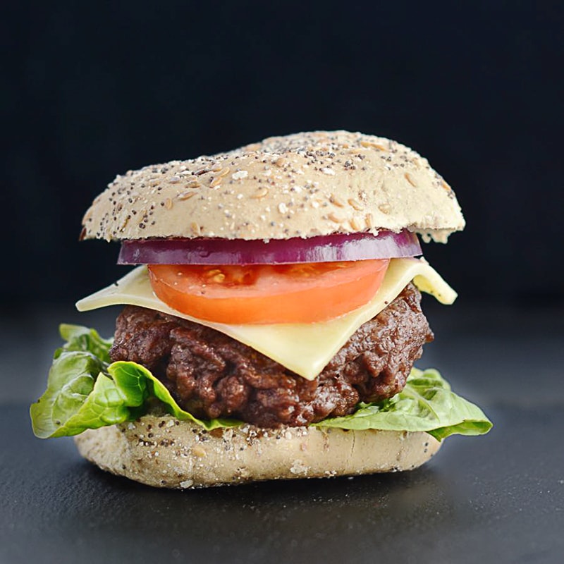 EASY RECIPE FOR HOMEMADE BEEF BURGERS