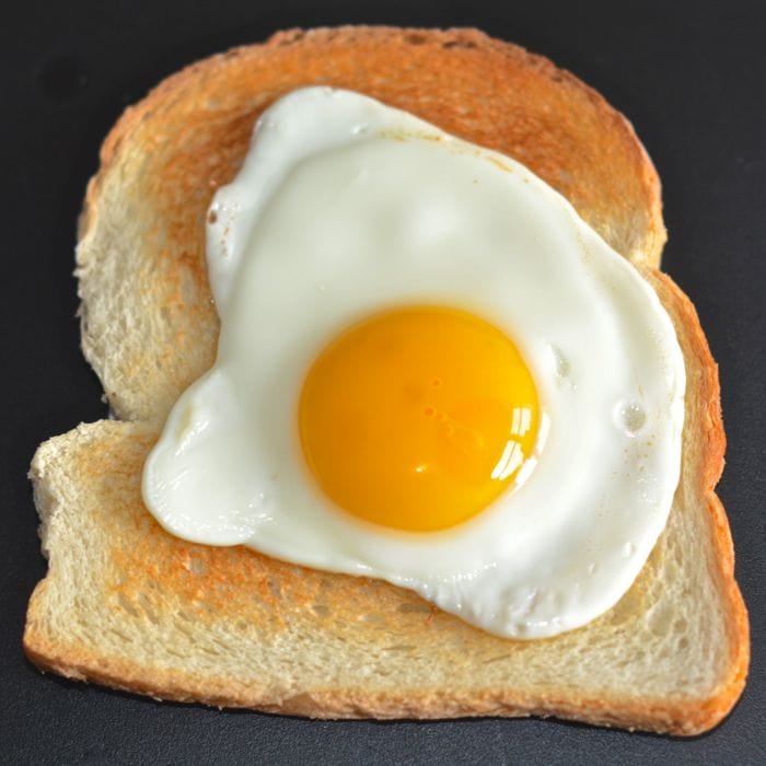 My guide to cooking the perfect, healthy, fried egg - a properly cooked white and lovely runny yolk, without drowning it in oil.