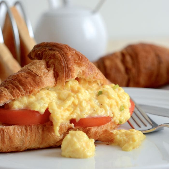 https://charlotteslivelykitchen.com/wp-content/uploads/2015/02/Scrambled-Egg-Croissant.jpg