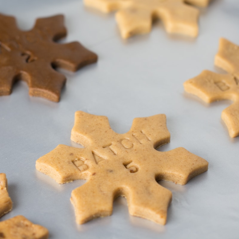 My recipe for perfect gingerbread biscuits that are delicious, easy to make and hold their shape brilliantly. Perfect for gingerbread men, houses and tree decorations.