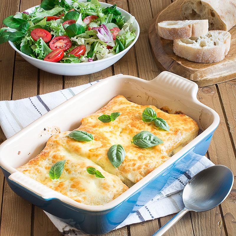 Think you don't have time to cook? This delicious Mediterranean vegetable lasagne is really simply to make and is ready for the oven in just 3 minutes.