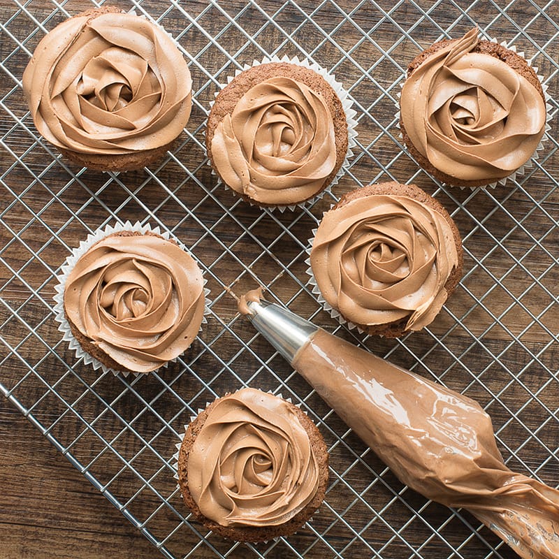 https://charlotteslivelykitchen.com/wp-content/uploads/2016/06/Nutella-Buttercream-8.jpg