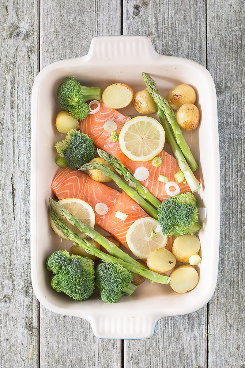 This one-tray baked salmon with summer vegetables makes a delicious dinner with only 5 minutes of prep and virtually no washing up.