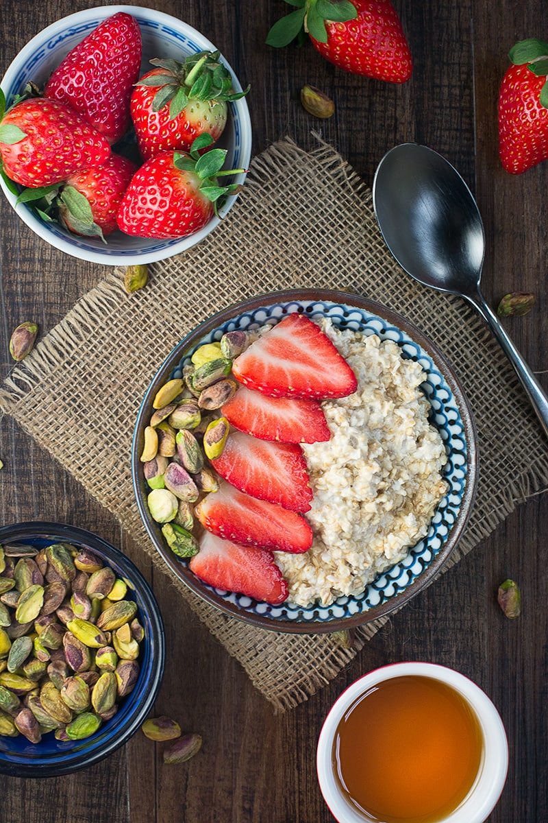 Strawberry maple and pistachio overnight oats 1