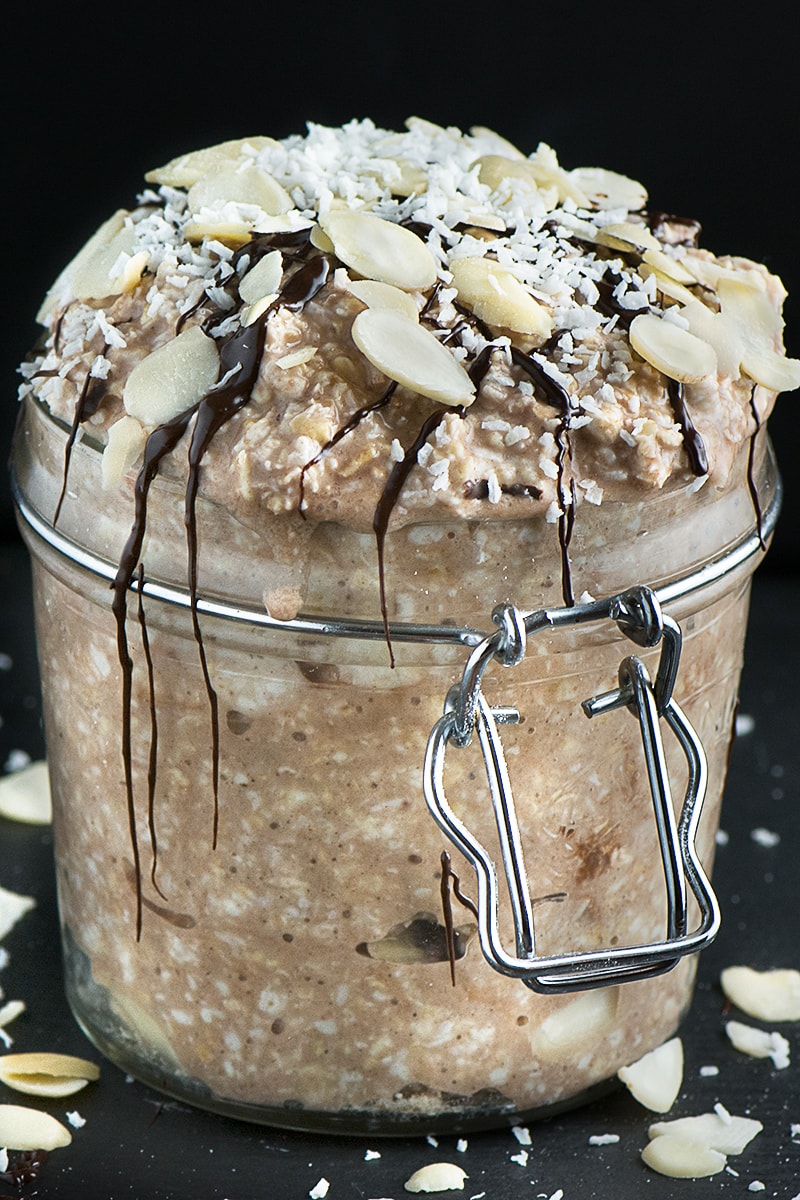 Coconut chocolate overnight oats - Chocolate, coconut, oats and almonds for a quick, healthy and easy to make breakfast. Gluten-Free, Dairy-Free & Vegan
