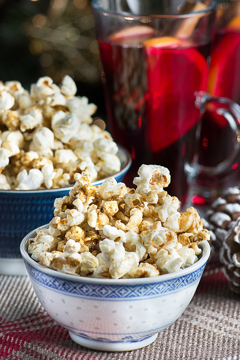 Homemade sweet cinema-style popcorn with all the flavours of gingerbread. The perfect accompaniment to your Christmas films.