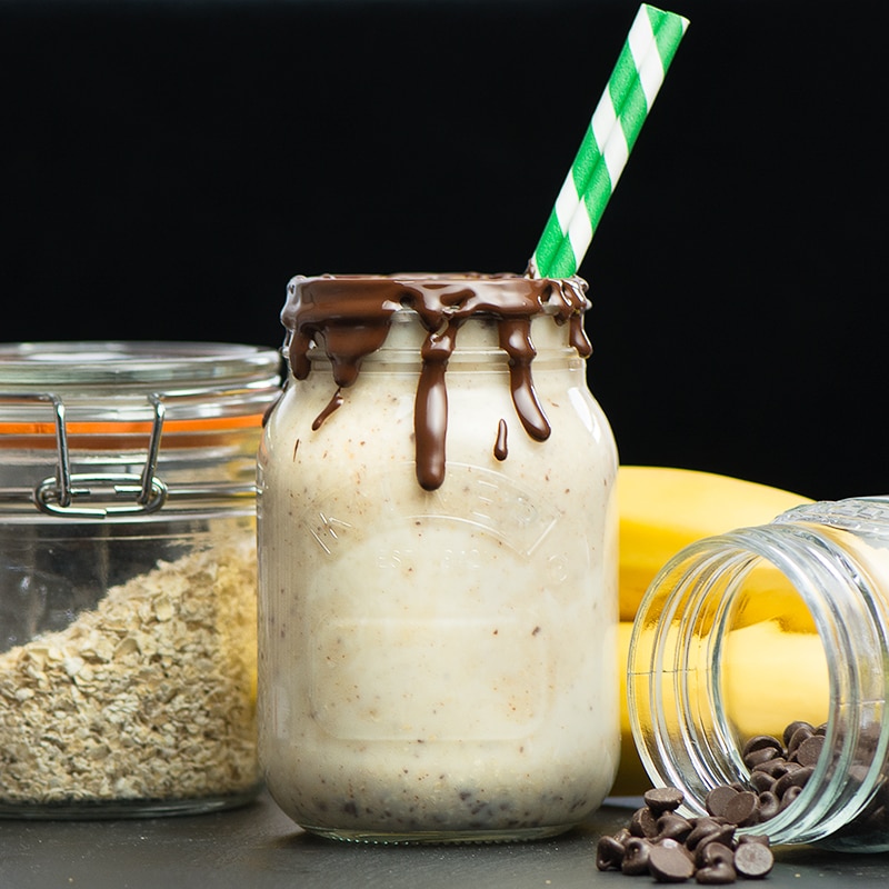 Chocolate, Banana & Almond Breakfast Cheesecake Smoothie - A quick, easy and ever so slightly indulgent breakfast smoothie that will keep you filled up until lunchtime.