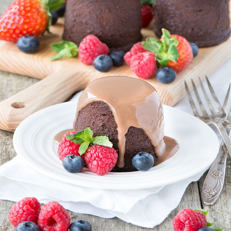 How to made delicious, homemade chocolate custard. Perfect for pouring over a warm chocolate pudding - yum!