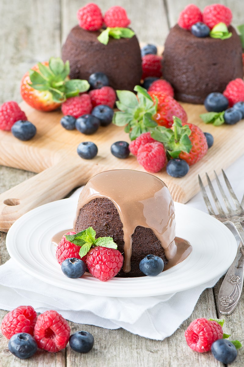 How to made delicious, homemade chocolate custard. Perfect for pouring over a warm chocolate pudding - yum!