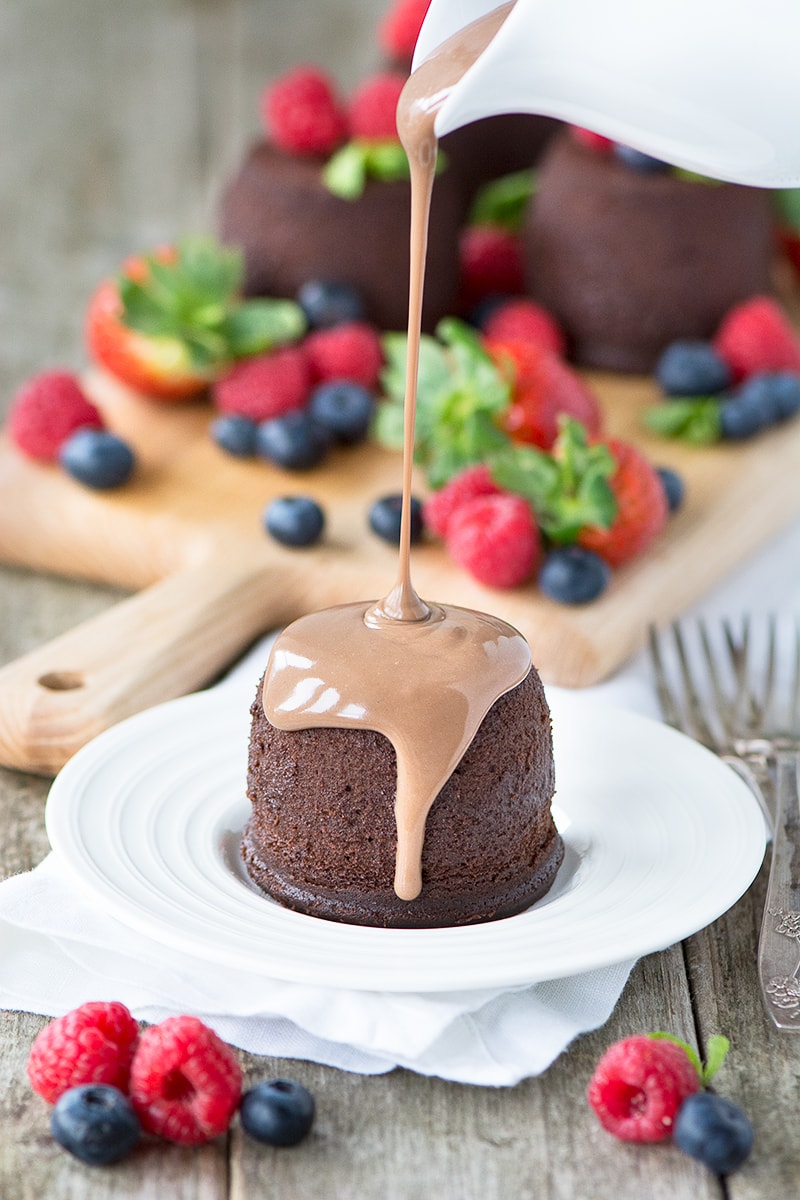 How to made delicious, homemade chocolate custard. Perfect for pouring over a warm chocolate pudding - yum!