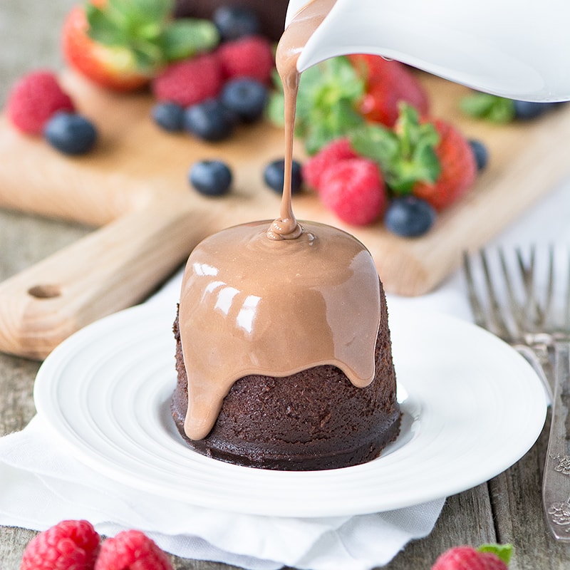 How to made delicious, homemade chocolate custard. Perfect for pouring over a warm chocolate pudding - yum!
