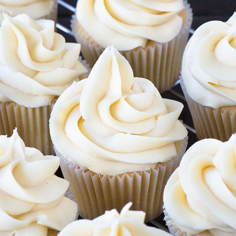 I can now top my cakes with my favourite drink with this delicious, smooth Baileys buttercream!