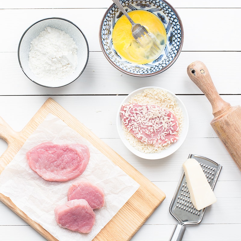 Delicious tender pork medallions in a crispy garlic and cheese coating. A meal all the family will love in just a few minutes.