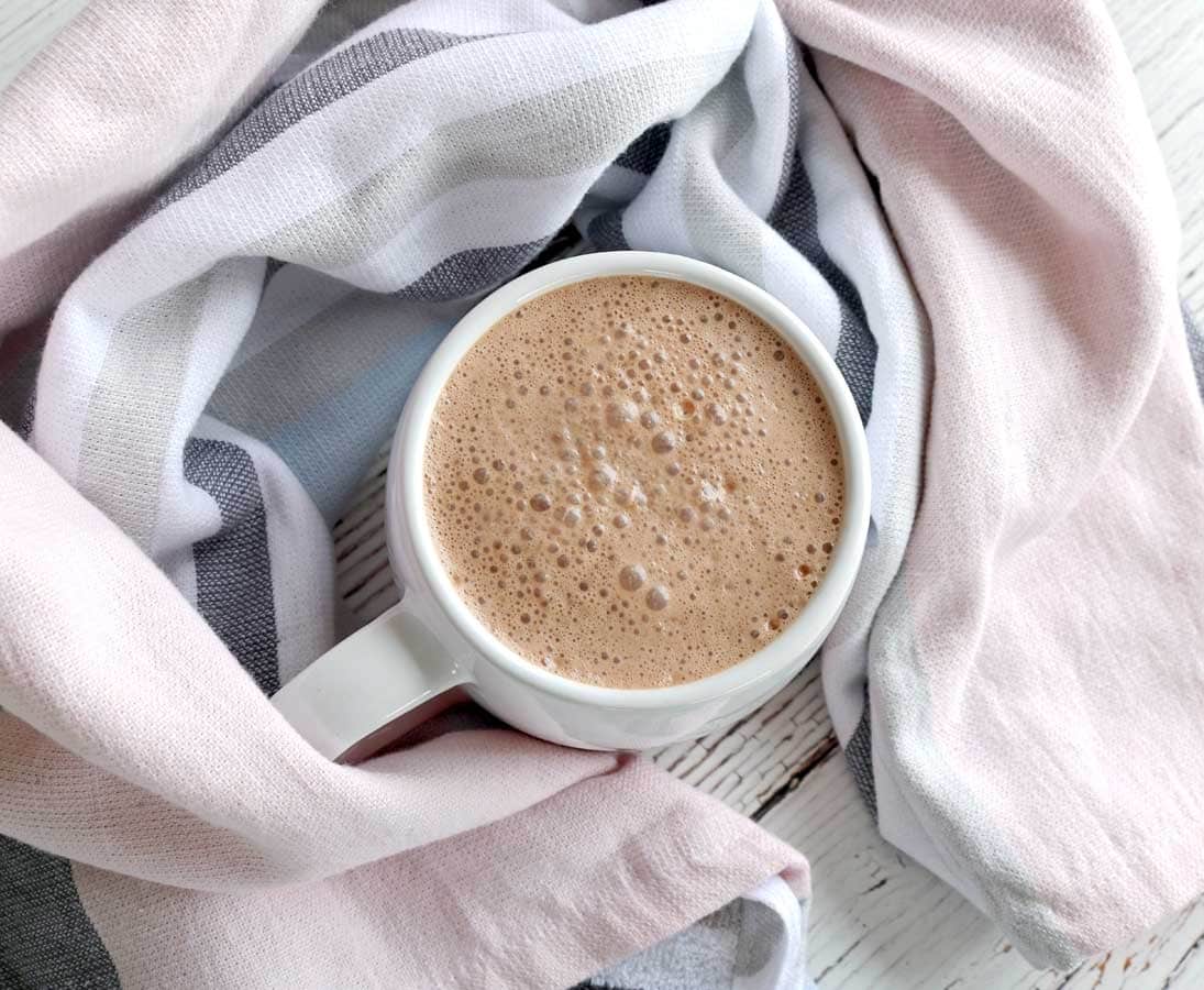 In need of a hot chocolate that doesn’t just taste good, but is also full of nutrients? Well look no further… The Ultimate Healthy Hot Chocolate is filled with lots of goodness and an extra kick of ginger to warm you up.