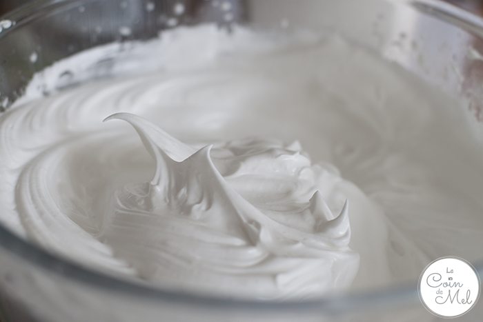 Vegan meringue in a bowl