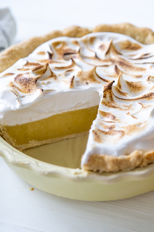 Vegan lemon meringue pie